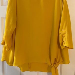 Fall in love with this mustard top 🍂🍁🍃